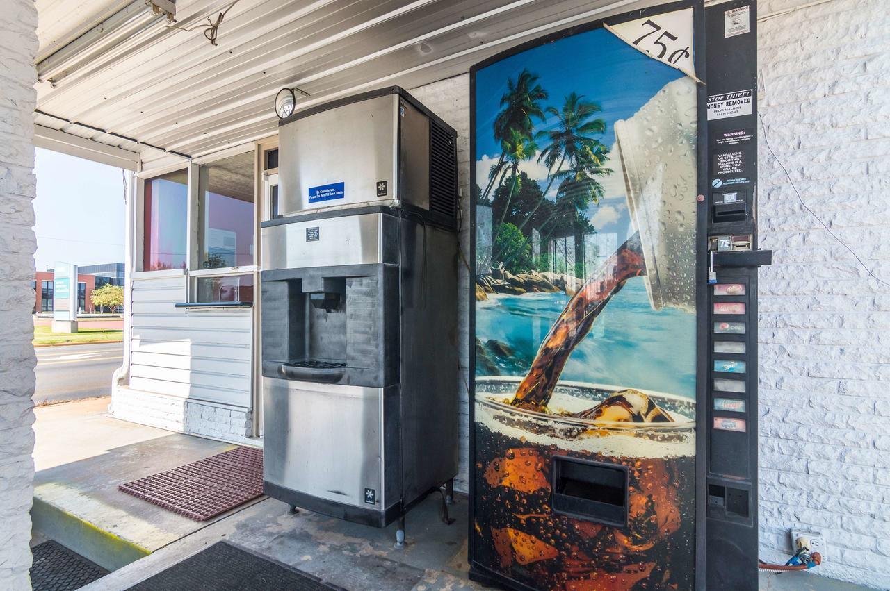 Trade Wind Motel Jacksonville Buitenkant foto