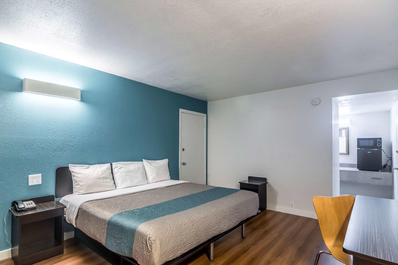 Trade Wind Motel Jacksonville Buitenkant foto